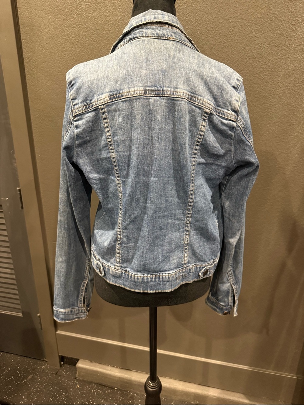 Kut from the Kloth Light Blue Denim Jean Jacket - Picture 3 of 5
